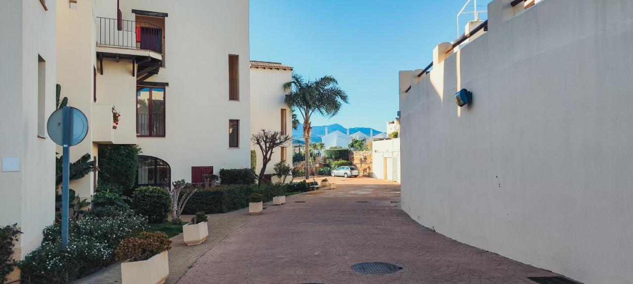 Bahia de CasaresVista Bahia Sea Viewアパートメント エクステリア 写真